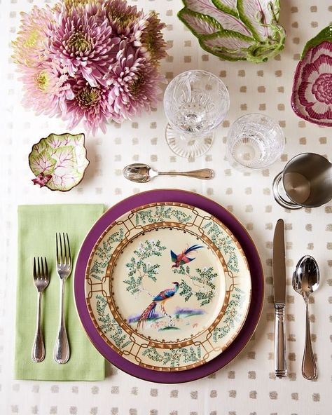 Veranda Magazine on Instagram: “The only thing missing from this scene is a blooming field to place the table in. The setting��’s notes of eggplant, mint green, and mauve-…” Provence Table Setting, Spring Luncheon, Paloma Contreras, Garden Dinner, William Yeoward Crystal, Fine Dinnerware, Tafel Decor, Peacock Decor, Table Setting Inspiration