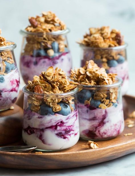 Emeril Essence Recipe, Muesli Breakfast, Easy Granola, Honey Granola, Vegan Granola, Granola Recipe Homemade, Frittata Recipes, Granola Recipe, Grilled Peaches