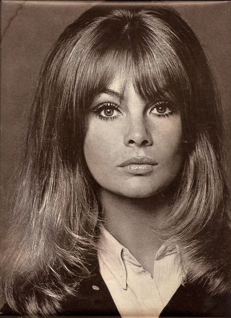 Jean Shrimpton.  Photo by David Bailey.  Vogue, July 1, 1968. Divine Women, Bat For Lashes, Colleen Corby, Asian Faces, 1960s Hair, Pattie Boyd, Jean Shrimpton, 60s Hair, Model Jeans