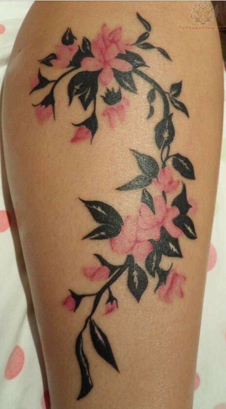 Black pink flower vine tattoo                                                                                                                                                                                 More Flower Vine Tattoo, Jasmine Tattoo, Flower Vine Tattoos, Vine Tattoo, Stylish Tattoo, Foot Tattoos For Women, Tattoos For Women Flowers, Beautiful Flower Tattoos, Flower Tattoo Shoulder