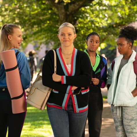 Leighton Murray, Renee Rapp, Back To School Fits, School Fits, Effortless Chic, Mean Girls, College Girls, Preppy Outfits, Movies And Tv Shows