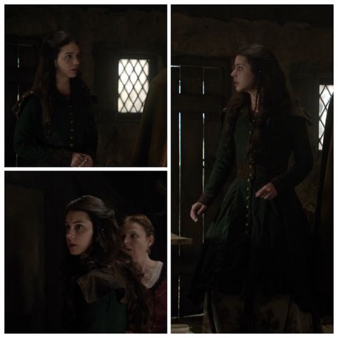 Mary's Black Disguise Dress 1x11: Inquisition Mary Stuart Reign Dresses, Mary Stuart Black Dress, Mary Stuart In Black, Reign Mary Queen Of Scots, Frances And Mary Reign, Reign Mary, Marie Stuart, Reign Dresses, Mary Dress