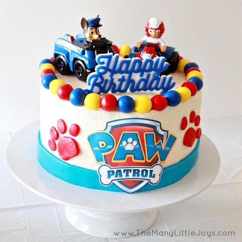 If you have a child under five, you're probably all too familiar with Paw Patrol. Here is your complete guide to planning a pup "paw"-fect kids' birthday party, ideal for real moms who don’t want to spend a fortune to throw a great bash! Easy Birthday Treats, Paw Patrol Birthday Cake Boys, Perfect Vanilla Cake Recipe, Hungry Caterpillar Cake, Paw Patrol Birthday Cake, Diy Birthday Cake, Birthday Wishes Cake, Paw Patrol Cake, Paw Patrol Birthday Party