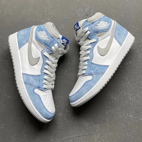 Sneaker News on Instagram: “Check out this best look yet at the upcoming Air Jordan 1 Retro High OG in Hyper Royal and Light Smoke Grey. Expect these in April 2021 in…” Nike Air Jordan Shoes, Jordan Shoes Retro, Unique Sneakers, Jordan Retro 1, Jordan 1 High Og, Air Jordan Sneakers, Nike Air Jordans, Air Jordan 1 Retro High, Swag Shoes