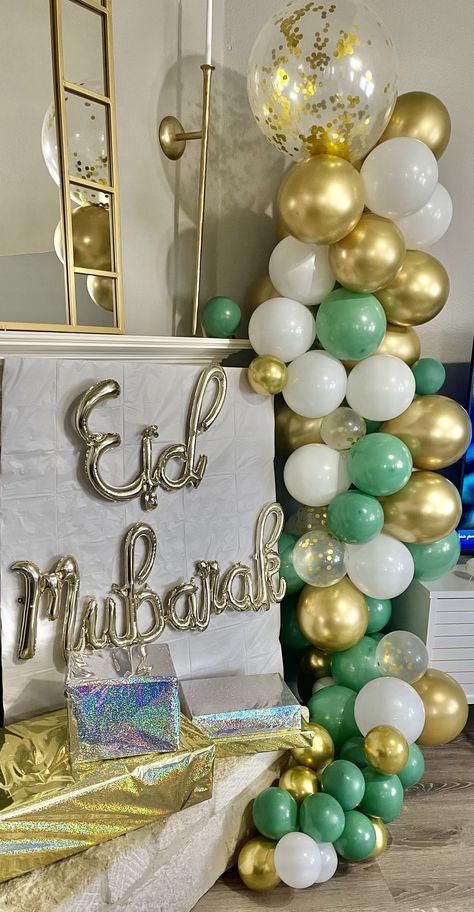 Eid Ul Fitr Decorations, Diy Eid Decorations, Eid Moubarak, Eid Balloons, Graduation Cards Handmade, Eid Mubarak Decoration, Eid Mubarak Gift, Eid Card Designs, Eid Mubarak Wishes