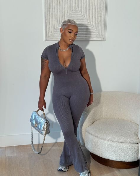 We love a good Jumpsuit ✨ 🛍 Lacey Jumpsuit Has good stretch Grey Jumpsuit Outfit Baddie, Grey Jumpsuit Outfit, Jumpsuit Outfit Baddie, Gray Jumpsuit Outfit, Outfit Baddie, Grey Jumpsuit, Jumpsuit Fitted, Lit Outfits, Flare Jumpsuit