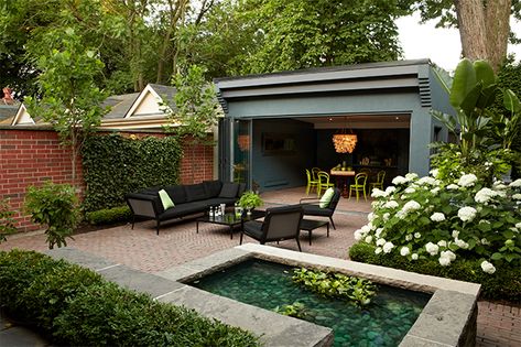 30+ Things That Make Regular Gardens Look Luxe - House & Home Pool Pergola, Luxurious Garden, Urban Backyard, Pond Fish, Landscape Designers, Garden Inspo, Backyard Water Feature, Pergola Garden, Outdoor Dining Room