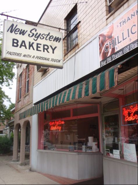 New System Bakery downtown #Chillicothe #Ohio. Chillicothe Ohio, Ross County, Dinner Sandwiches, Ohio History, Wine Expert, Moroccan Decor, Columbus Ohio, Beautiful Architecture, Historic Buildings