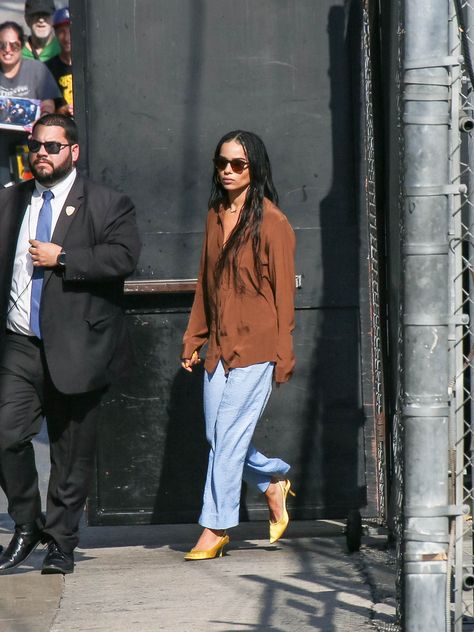 Celebrities Agree—These 5 Colours Look So Good With Brown | Who What Wear UK Silky Blazer Outfit, Zoe Kravitz Casual Style, Casual Cool Girl Outfits, Loose Going Out Outfits, Zoe Kravitz Street Style 2024, Fall 2024 Outfit Aesthetic, Zoe Kravitz Style 2024, Zoe Kravitz Fall Style, Colourful Fashion Aesthetic