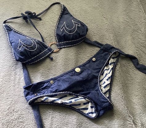 Y2k Bikinis Vintage, Star Bathing Suit, Swimwear Y2k, Y2k Swimwear, Aesthetic 00s, Fur Boots Outfit, Downtown Outfits, Swimsuits Outfits, Cute Bathing Suits