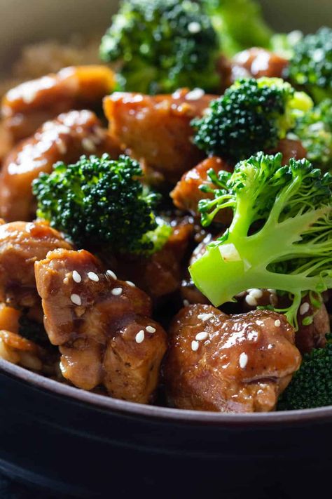 Chicken and broccoli is a quick and delicious way to feed everyone on a weeknight. This nutritious meal takes less than 30 minutes and just one pan, even when making your own stir fry sauce.Chicken and broccoli is a quick and delicious way to feed everyone on a weeknight. This nutritious meal takes less than 30 minutes and just one pan, even when making your own stir fry sauce. Chicken Thigh Broccoli Recipe, Chicken Legs In Air Fryer, Chicken Thigh Stir Fry, Chicken Thighs Boneless Skinless, Chicken Broccoli Stir Fry, Healthy Chicken Thigh Recipes, Broccoli Stir Fry, Simple Chicken, Boneless Chicken Thigh Recipes