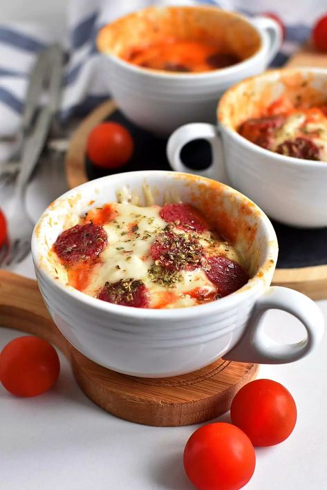 Mug Pizza, Microwave Pizza, Cake Microwave, Bug Food, Microwave Mug, Mug Cake Microwave, Mug Recipes, Microwave Cooking, Microwave Recipes