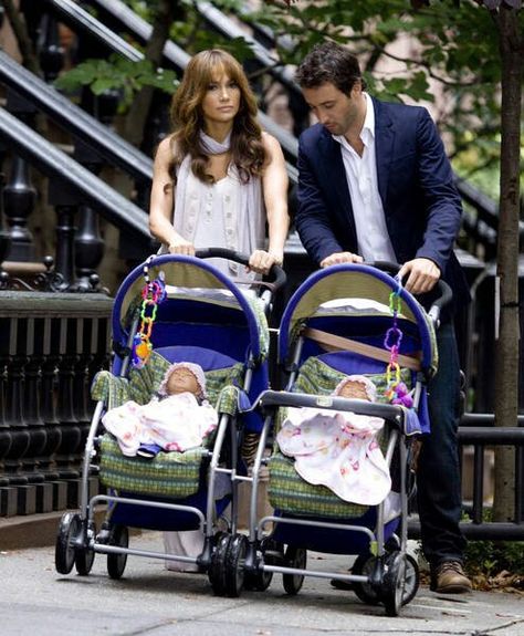 Zoe & Stan with the twin walking home plus Zoe find out she pregnant Jennifer Lopez Movies, Plan Movie, The Back Up Plan, Monster In Law, Maid In Manhattan, Alex Oloughlin, River Pictures, Alex O Loughlin, Hawaii Five O