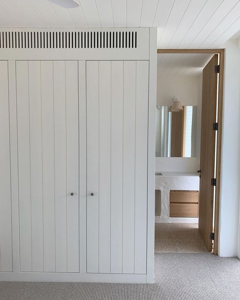 @taylormade.co on Instagram: “Oak veneer wardrobes, Hand painted white allowing the grain to show through (not seen here) solid timber door and vanity in the background…” Painted Wardrobe, Wood Wardrobe, Timber Door, Wardrobe Doors, White Paints, White Painting, Tall Cabinet Storage, Vanity, Home Diy