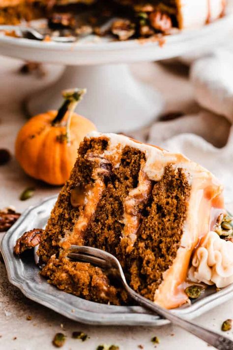 Cinnamon Cream Cheese, Cinnamon Pecans, Leftover Cake, Salted Caramel Sauce, Spiced Pumpkin, Cinnamon Cream Cheese Frosting, Candied Nuts, Candied Pecans, Blue Bowl