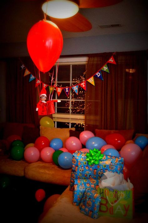 Elf on the Shelf ~ Christmas Eve's Eve birthday celebration hot air balloon style. Elf On The Shelf Birthday Arrival, Birthday Elf Ideas, Elf On The Shelf Happy Birthday Ideas, Happy Birthday Elf On The Shelf Ideas, Elf Birthday Ideas, Birthday Elf, Xmas Elf, Christmas Preparation, 9th Birthday