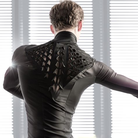 ~MIT Media Lab's BioLogic, Teams from MIT Media Lab and the Royal College of Art have used bacteria to design a "bio-skin" fabric that peels back in reaction to sweat and humidity ... Smart Textiles, Breathable Clothes, Smart Outfit, Wearable Tech, Futuristic Fashion, Ex Machina, Mode Masculine, Tech Fashion, Fitted Suit