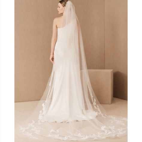 LIKE NEW BHLDN Amsale Cadie Cathedral Veil Sheer Veil, Cathedral Length Veil, Dress Train, Bridesmaid Dresses Formal, Wedding Dresses Bridesmaids, Anthropologie Wedding, Long Veil, Cathedral Veil, Lace Veils