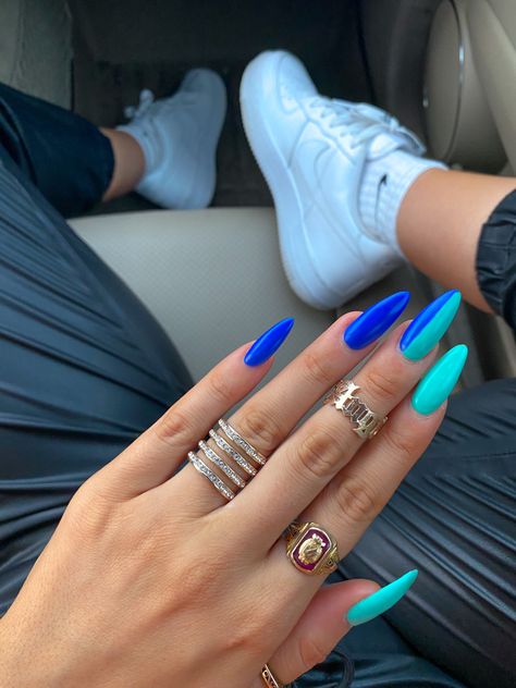 Different Summer Nails, Matte Bright Nails, Full Colored Nails, Two Tone Nail Ideas, 2 Colour Nails, Vibrant Nails Summer 2024, Split Color Nails, Two Colored Nails, Two Color Nail Design