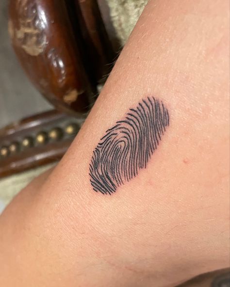 Thumbprint Tattoo, Tattoo Triangle, Tiny Wrist Tattoos, Triangle Tattoos, Mini Tattoo, General Ideas, S Tattoo, Mini Tattoos, Wrist Tattoos