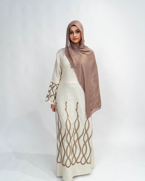 Our Desert Mirage Abaya is a customer favorite, loved for its stunning earthy tones of cream and beige✨ #oasis #abaya #mirage #desert #middleeastern #cultural #traditional #arab #muslim #galabeya #modest #egypt #masr #giza #siwa #sinai #nubia Desert Mirage, Giza, Earthy Tones, Middle Eastern, Oasis, Egypt, Cream