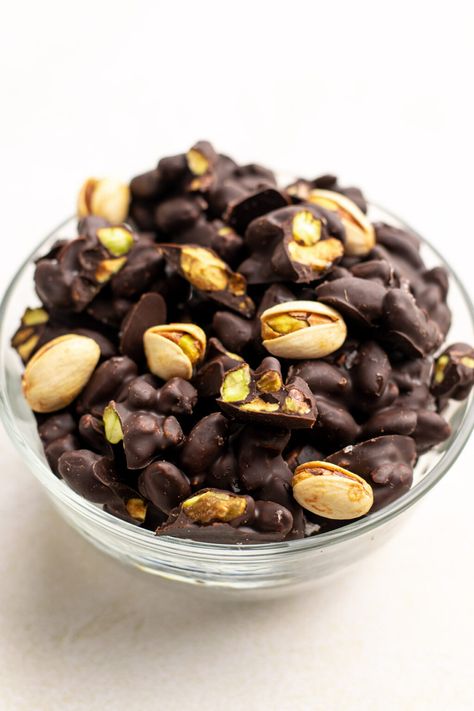 Chocolate Covered Pistachios - Olivia's Kitchen Chocolate Covered Pineapple, Chocolate Nuts Clusters, Gluten Free Snacks Recipes, Chocolate Covered Cherries, Dairy Free Dessert, Summer Snacks, Dairy Free Chocolate, Gluten Free Snacks, 3 Ingredient