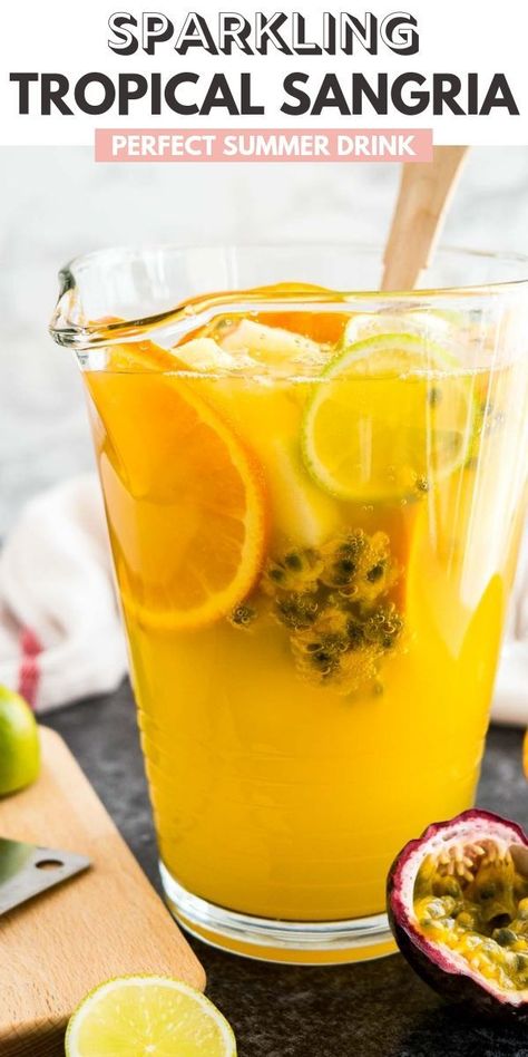 Recipe With White Wine, Wine Sangria Recipe, Tropical Sangria, Summer Sangria Recipes, White Wine Sangria Recipe, White Wine Recipes, White Sangria Recipe, Fruit Sangria, White Wine Sangria