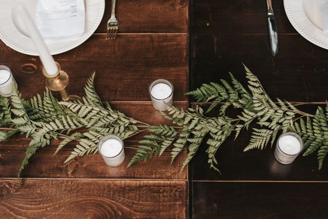 Fern Decorations Wedding, Fern Table Decorations, Fern Centerpieces Simple, Fern Table Decor, Ferns Wedding Decor, Fern Garland, Boston Fern Wedding Decor, Fern Centerpiece Wedding, Fern And Candle Centerpiece