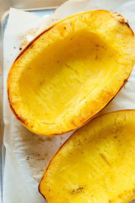 best way to cook spaghetti squash - halved, seeds scooped out, baked cut side down, with olive oil and salt! Spaghetti Squash Boat, Cook Spaghetti Squash, Roast In The Oven, Cooking Spaghetti, Burrito Bowls Recipe, Baked Spaghetti Squash, Spaghetti Squash Recipes, Squash Recipes, Spaghetti Squash