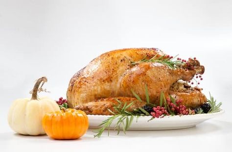 Last Minute Thanksgiving Dinner Ideas - MY 100 YEAR OLD HOME Turkey And Dressing, Thanksgiving Catering, Healthy Thanksgiving Dinner, Thanksgiving Meal Plan, Kosher Diet, Spinach Frittata, Rosemary Bread, Beef Fajitas, Pumpkin Curry