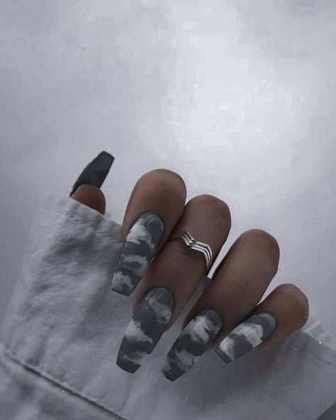 Black Shilak, Black And Gray Nails, Black Acrylic Nails, Stylish Nails Designs, Nails 2022, Grunge Nails, Minimal Nails, Casual Nails, Gray Nails