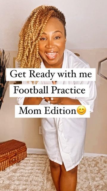 Elisa McGowan on Instagram: "GRWM. Football practice Fun. So in July the idea of signing each of the kiddos up for extra curricular activities sounded GREAT! Now the reality of me taking them to the activities is unfolding, causing me to rethink the notion 😁 We are sure to have an eventful Fall with Football, Soccer, and Dance S/n normally I would not have on make up but I had some on camera meetings today. Happy Wednesday ya’ll . . . . #momlife #momof4kiddos #footballmom #soccermom #danc Football Mom Outfits Fall, Summer Football Game Outfits For Women, Football Mom Outfits Summer, Classy Football Game Outfits, Football Game Outfit Highschool Mom, Mom Game Day Outfit Football, Football Mom Outfits Games, Mom Football Game Outfit, Football Practice Outfit