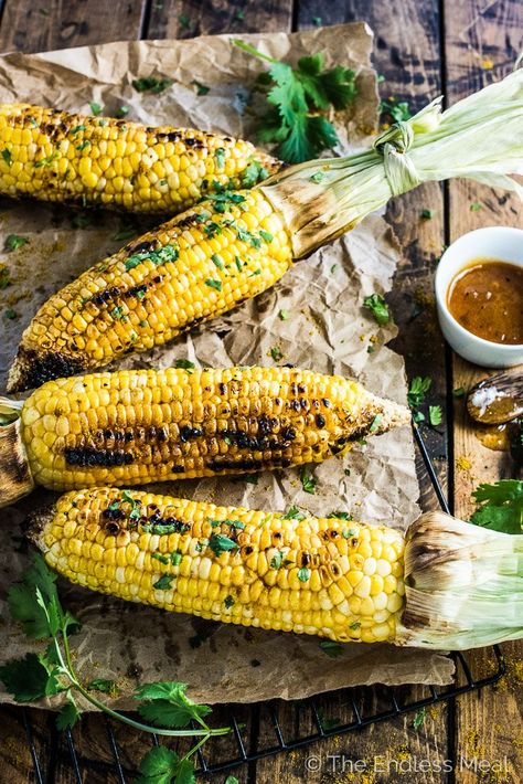 42 Best BBQ Veggie Sides - Easy Side Dishes Butter For Corn, Salad With Grilled Corn, Taco Casserole With Tortillas, General Tso Cauliflower, Grilled Corn Recipe, Oreo Popcorn, Corn Elote, Vegan Tomato Soup, Bbq Tofu