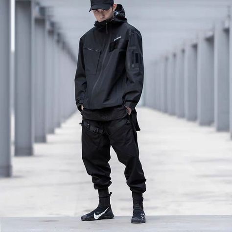 Techwear fashion Techwear Men Outfit, Techware Fashion, Black Tactical Pants, Mens Techwear, Casual Techwear, Techwear Men, Black Techwear, Tech Outfit, Techwear Streetwear