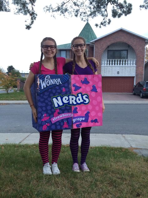 Nerds costume Nerds Costume, Nerd Costume Diy, Circus Family Costume, Nerd Couple, Nerd Halloween Costumes, Geek Outfits, Candy Halloween Costumes, Nerd Costumes