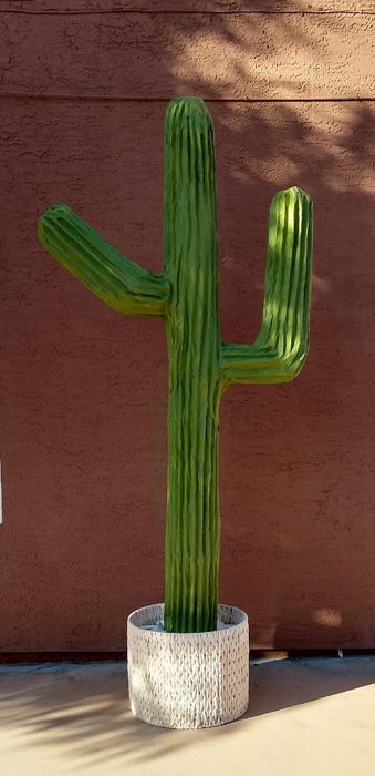 Country Captain Chicken, Diy Paper Gifts, Monumental Vbs, Cactus Craft, Cool Stencils, Paper Mache Projects, Faux Cactus, Glue Painting, Cactus Diy