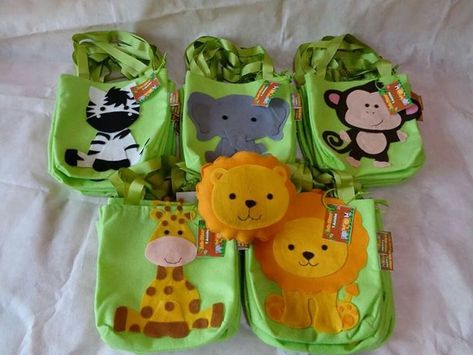 Festa Safari Baby, Safari Party Decorations, Boys First Birthday Party Ideas, Jungle Theme Birthday, Birthday Goodie Bags, Jungle Baby Shower Theme, Felt Crafts Patterns, Safari Birthday Party, Baby Boy 1st Birthday