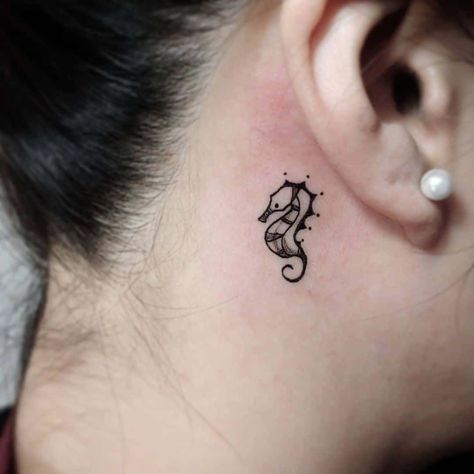 Small Seahorse Tattoo, Seahorse Tattoo Design, Black And White Rose Tattoo, Scuba Tattoo, Small Tattoo Ideas For Men, Beachy Tattoos, Seashell Tattoos, Seahorse Tattoo, Inspiration Designs