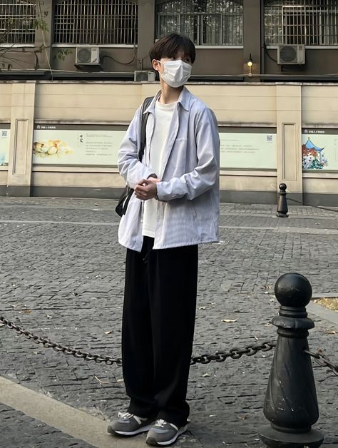 Chinese Guy Outfit, Chinese Streetwear Men, Chinese Boy Outfit, Chinese Men Fashion, Chinese Fashion Men, Agender Fashion, Outfit Nam, Street Casual Men, Tiktok Boy