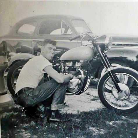 #1950s #rivetheadblog #vintagedenim #vintagemotorcycle Greaser Aesthetic, Vintage Motorcycle Photos, Harley Davidson Photos, Military Motorcycle, Motos Vintage, Antique Motorcycles, Old Motorcycles, Biker Art, Classic Cars Trucks Hot Rods