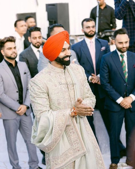 #JustMarried - Introducing latest wedding pictures of Punjabi Singer Parmish Verma with Guneet Grewal. From beautiful wedding outfits to stunning wedding portraits, this wedding is a great insipration for 2021 weddings. #shaadisaga #indianwedding #parmishverma #parmishvermawedding #parmishvermaweddingphotos #parmishvermagirlfriend #parmishvermacouplepics #parmishvermavideo #parmishvermakurtapajama #parmishvermawife #guneetgrewal #celebritywedding #punjabiwedding #redlehenga #sikhwedding Parmish Verma, Punjabi Singer, Orange Lehenga, Mehndi Ceremony, Engagement Ceremony, Red Lehenga, Wedding Planning Websites, Breathtaking Wedding, Sikh Wedding