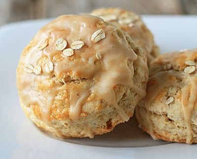 Maple Oatmeal Scones Maple Oatmeal Scones, Dinner Receipts, Parisian Food, Sweet Scones, Oatmeal Scones, Oat Scones, Morning Treats, Maple Oatmeal, Maple Syrup Recipes