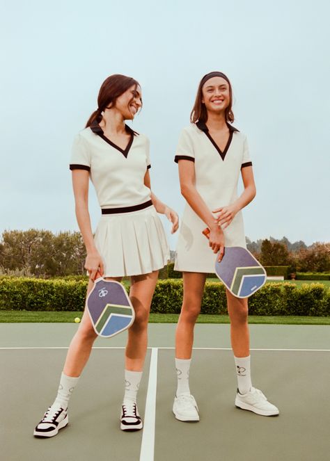 Racquet Bag, Sporty Chic Style, Tennis Shop, Pleated Tennis Skirt, Tennis Fashion, Surprising Facts, Pickleball Paddles, Break Dance, Tennis Clothes