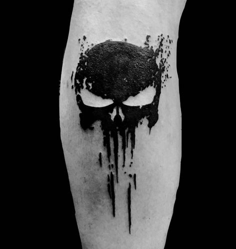 Punisher Tattoo For Men, Army Tattoos For Men, Punisher Skull Tattoo, Punisher Tattoo, Punisher Artwork, Cover Up Tattoos For Men, Hirsch Tattoo, Spiderman Tattoo, Black Skull Tattoo