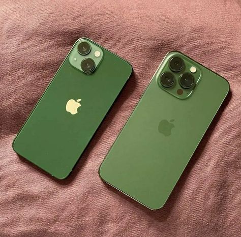 Iphone 13 Mini Green, Iphone 13 Green, Iphone Mirror Selfie, Happy Birthday Bestie Quotes, Iphone Music, Iphone Giveaway, Free Iphone Giveaway, Get Free Iphone, Iphone Colors