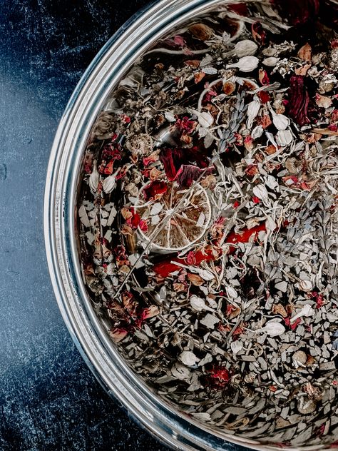 Unveil the Magic of Fall with Hereward Farms' Witches Brew Dried Flower Simmer Pot Magic Simmer Pot, Simmer Pot Recipes, Witch's Brew, Witches Brew, Orange Slices, Floral Notes, Drying Herbs, Floral Scent, Dried Fruit