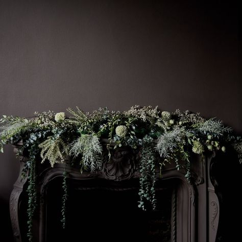 Moss Fireplace Mantles, Mantel Greenery Decorating Ideas, Mantle Greenery Year Round, Greenery Mantle Decor, Greenery On Mantle, Mantel Floral Arrangements, Mantle Flowers, Mantle Greenery, Spring Mantle Decor