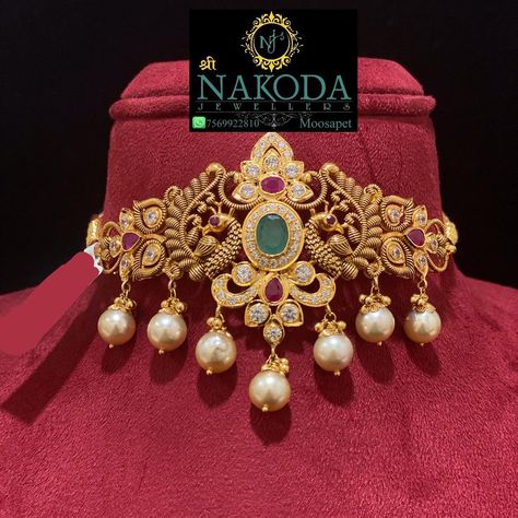 Nakoda Jewellers Moosapet on Instagram: “Any Chokar Necklace is always a great choice for making a statement . Follow us for more Trending Collection: @nakodajewellery . Contact…” Nakoda Jewellers, Gold Jewels Design, Tiffany Heart, Heart Charm Bracelet, Follow Us, Bridal Jewelry, Choker, Choker Necklace, Statement Necklace