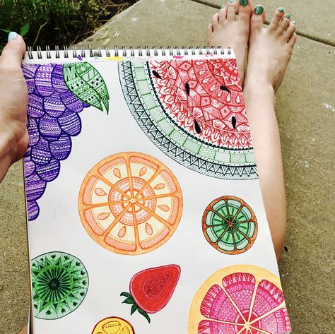 Summer doodle, fruit, mandala, colorful, fruit, drawing idea, drawing inspiration Fruit Mandala, Summer Drawing Ideas, Doodle Fruit, Doodles Sketchbooks, Art On Wall, Mandala Colorful, Fruit Drawing, Idea Drawing, Summer Drawings