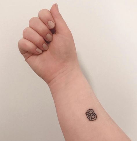 Tiny Pretzel Tattoo, Soft Pretzel Tattoo, Pretzel Tattoo, Small Tattoo Simple, Pastry Tattoo, Hannah Tattoo, Boxer Tattoo, Grace Tattoo, Grace Tattoos